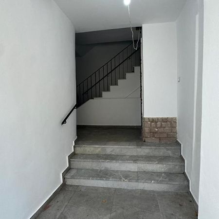 Host Apartament Elio Tirana Eksteriør billede