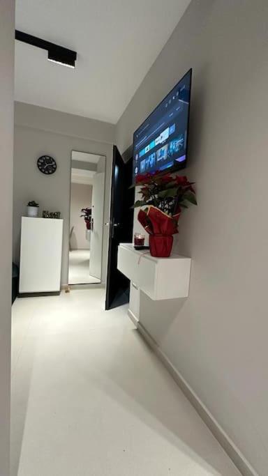 Host Apartament Elio Tirana Eksteriør billede