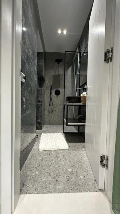 Host Apartament Elio Tirana Eksteriør billede