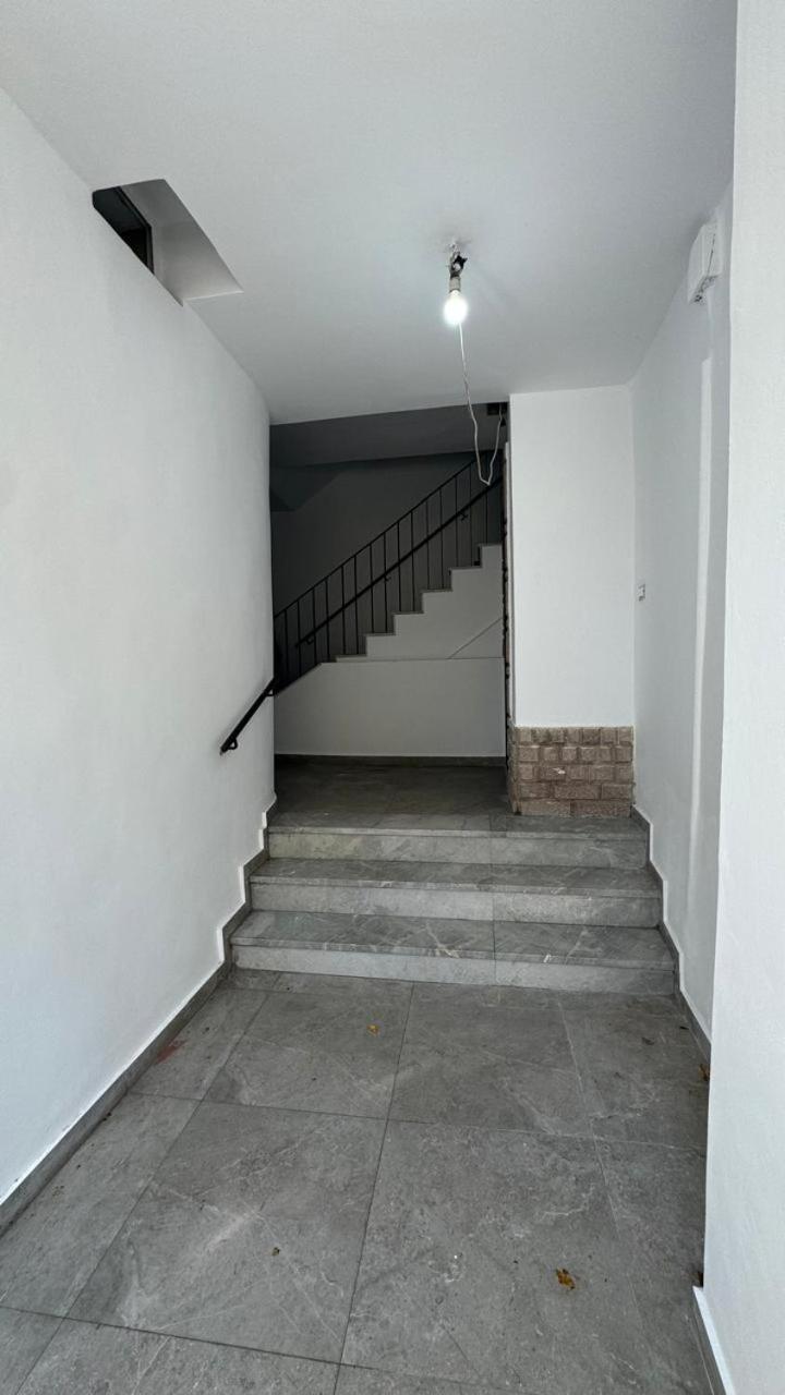 Host Apartament Elio Tirana Eksteriør billede